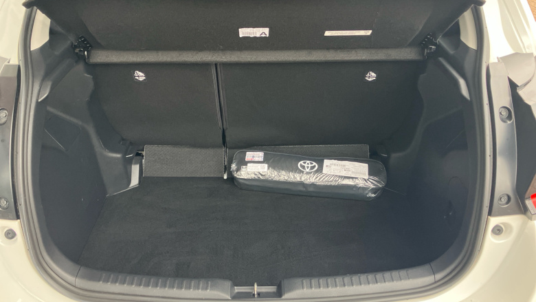 Toyota Yaris 1.5 Hybrid Design 5dr CVT Hybrid Hatchback